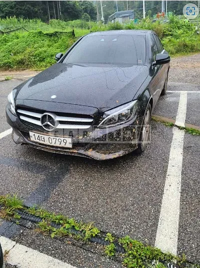 Photo 1 of 4: 2015 Mercedes-Benz C 200, VIN WDDWF4CB6GF242513 — Korean insurance auction
