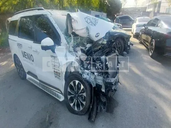 Photo 2 of 17: 2021 Kia Carnival — Korean insurance auction