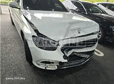 Photo 1 of 31: 2021 Mercedes-Benz E300 e 4Matic — Korean insurance auction