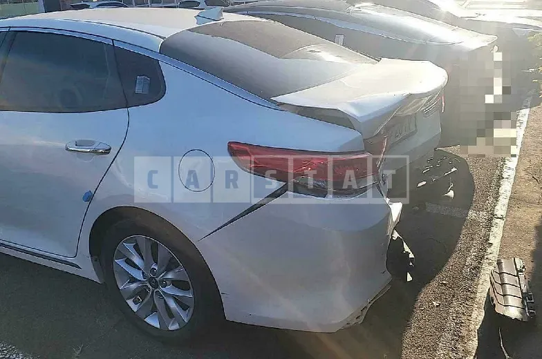 Photo 2 of 11: 2017 Kia K5 2.0, VIN KNAGX411BHA152428 — Korean insurance auction