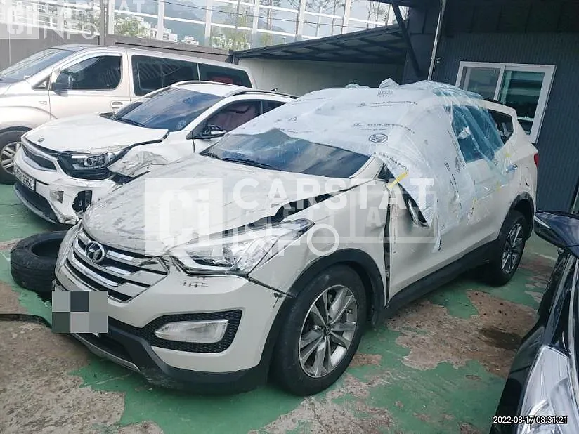 Photo 2 of 7: 2015 Hyundai Santa Fe, VIN KMHSW81UBFU461061 — Korean insurance auction