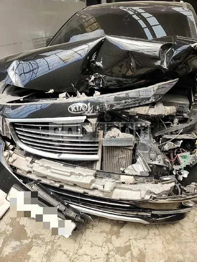 Photo 2 of 18: 2015 Kia Carnivals — Korean insurance auction