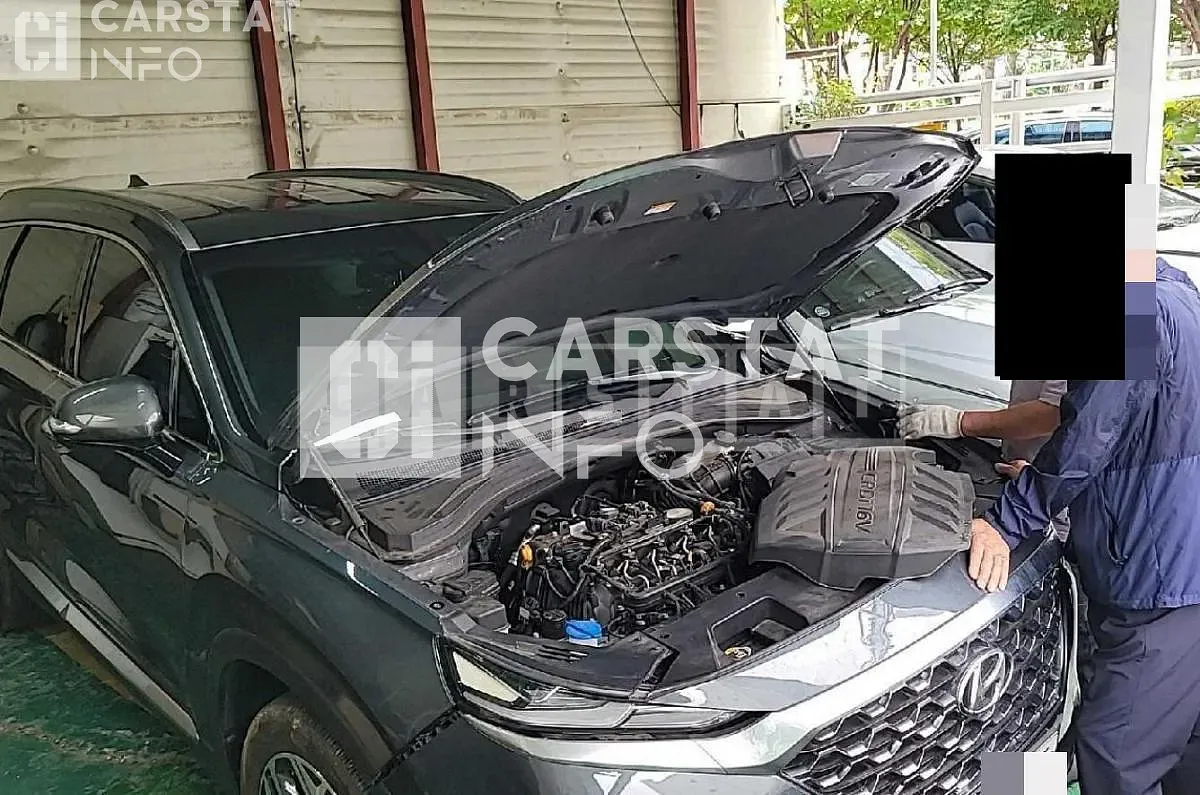 Photo 2 of 12: 2020 Hyundai Santa Fe, VIN KMHS281BBLU232398 — Korean insurance auction