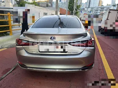 Photo 1 of 17: 2021 Lexus ES300h — Korean insurance auction