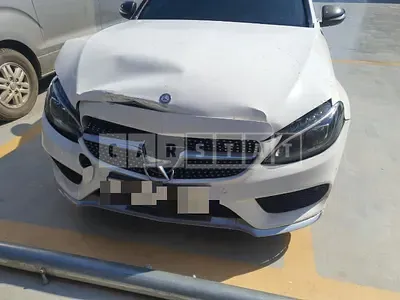 Photo 1 of 17: 2015 Mercedes-Benz C250 BlueTec 4Matic — Korean insurance auction