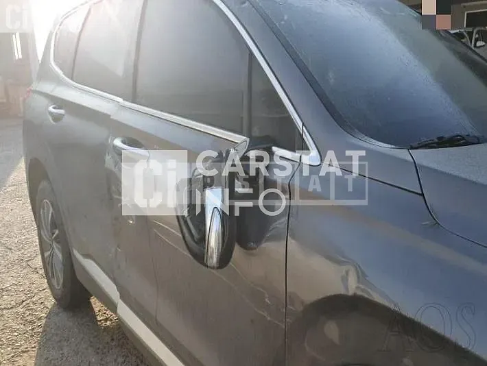 Photo 2 of 15: 2019 Hyundai Santa Fe 2.0 — Korean insurance auction