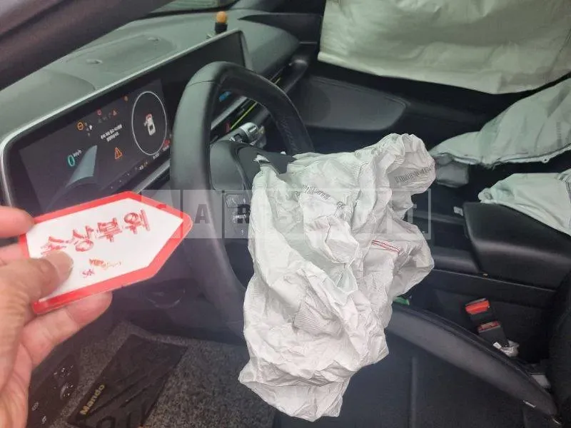 Photo 2 of 15: 2023 Hyundai Modern Ionic 6 — Korean insurance auction