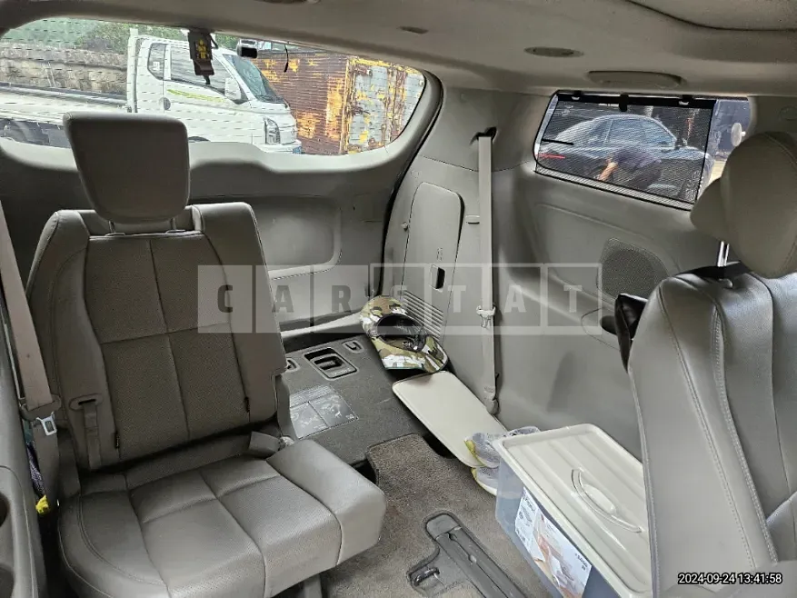Photo 2 of 10: 2015 Kia Carnival Limousine — Korean insurance auction