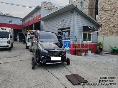 Photo 1 of 13: 2019 Kia Carnival Limousine, VIN KNAME81ABKS498247 — Korean insurance auction