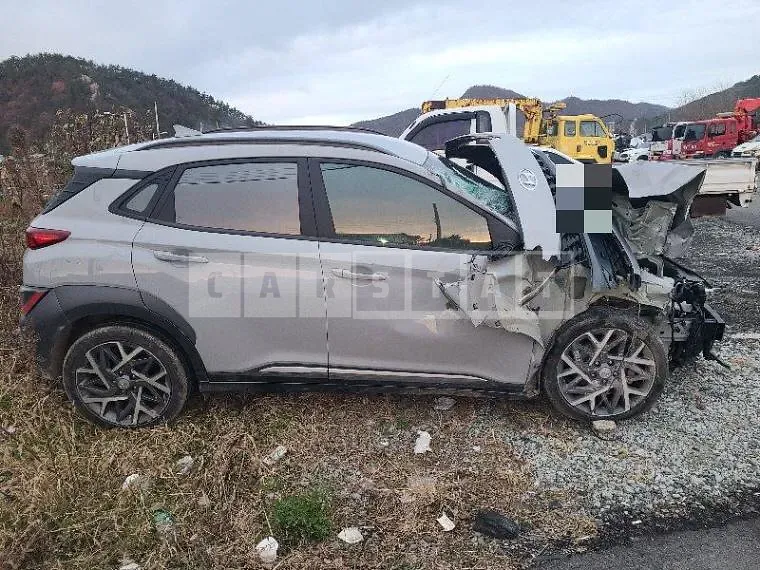 Photo 2 of 23: 2022 Hyundai Kona Hybrid — Korean insurance auction