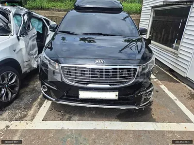 Photo 1 of 13: 2015 Kia Carnival High Limousine, VIN KNAME81ABGS182138 — Korean insurance auction