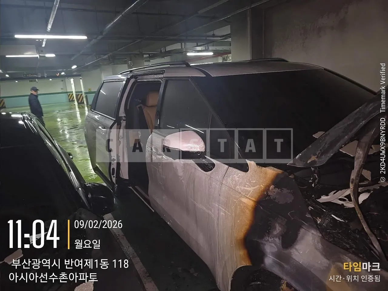 Photo 2 of 18: 2022 Kia Carnival Limousine, VIN KNANC813BPS223935 — Korean insurance auction