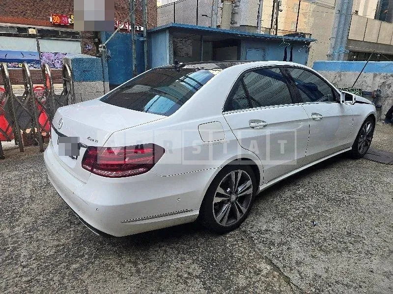 Photo 2 of 28: 2015 Mercedes-Benz E300 4Matic — Korean insurance auction