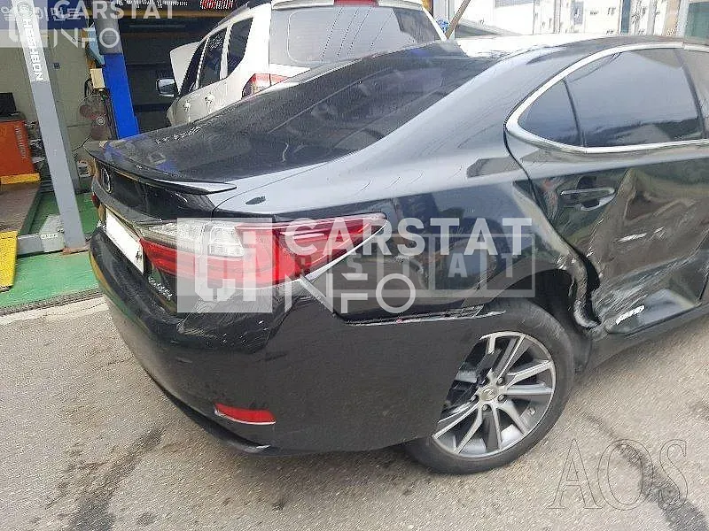 Photo 2 of 14: 2017 Lexus ES300h, VIN JTHBW1GG0H2141312 — Korean insurance auction