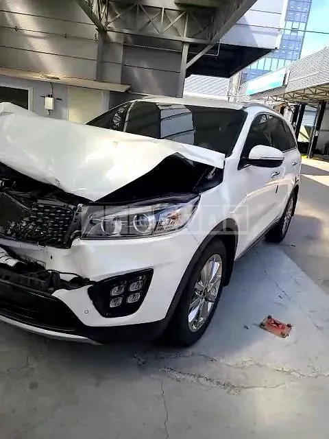 Photo 2 of 23: 2017 Kia Sorento /Sorrento, VIN KNAPH81ABHA377346 — Korean insurance auction