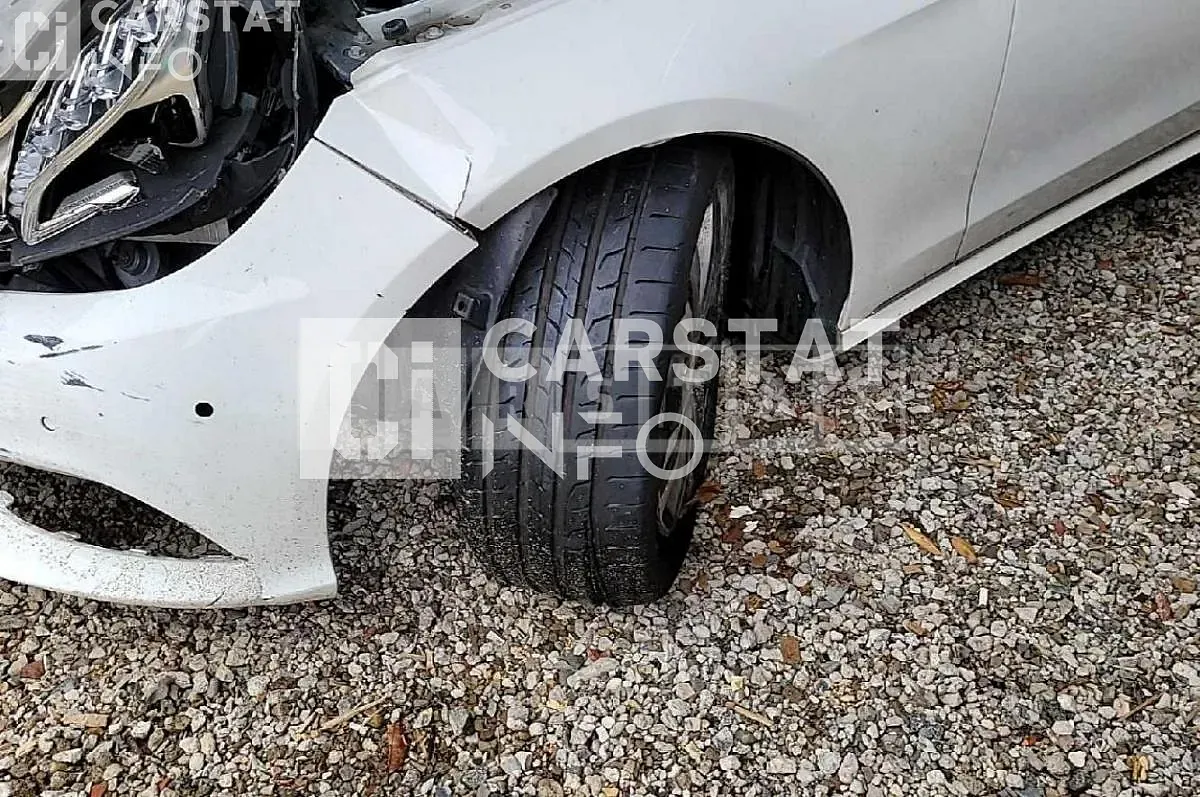 Photo 2 of 22: 2015 Mercedes-Benz E220 BlueTec, VIN WDDHF0AB0GB239148 — Korean insurance auction