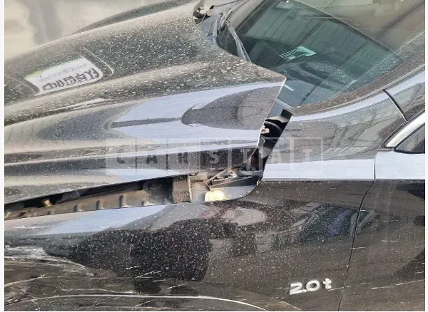 Photo 2 of 9: 2019 Infiniti Q30 — Korean insurance auction