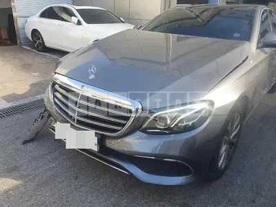 Photo 1 of 11: 2019 Mercedes-Benz E 300, VIN WDDZF4JB9KA684014 — Korean insurance auction