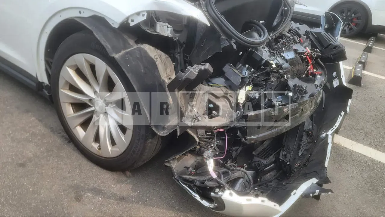 Photo 2 of 19: 2021 Tesla Model X, VIN 5YJXCBE22MF325123 — Korean insurance auction