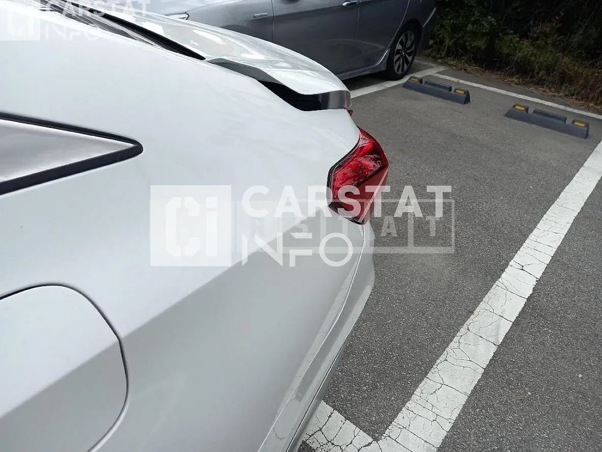 Photo 2 of 27: 2022 Honda Accord Hybrid — Korean insurance auction