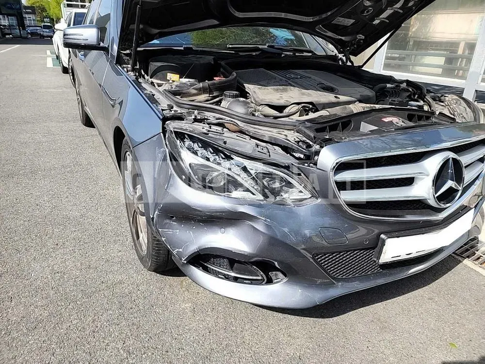 Photo 2 of 20: 2016 Mercedes-Benz E220, VIN WDDHF0AB5GB301790 — Korean insurance auction