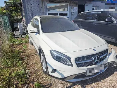 Photo 1 of 33: 2016 Mercedes-Benz GLA200d 4Matic — Korean insurance auction