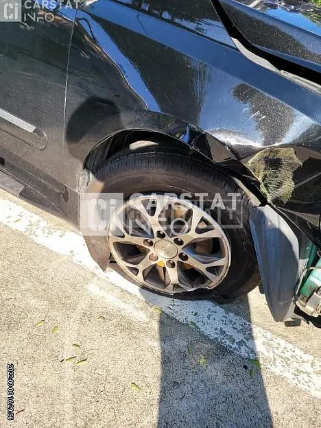 Photo 2 of 12: 2014 Kia Carnival 2.2 (9 -Seater) — Korean insurance auction