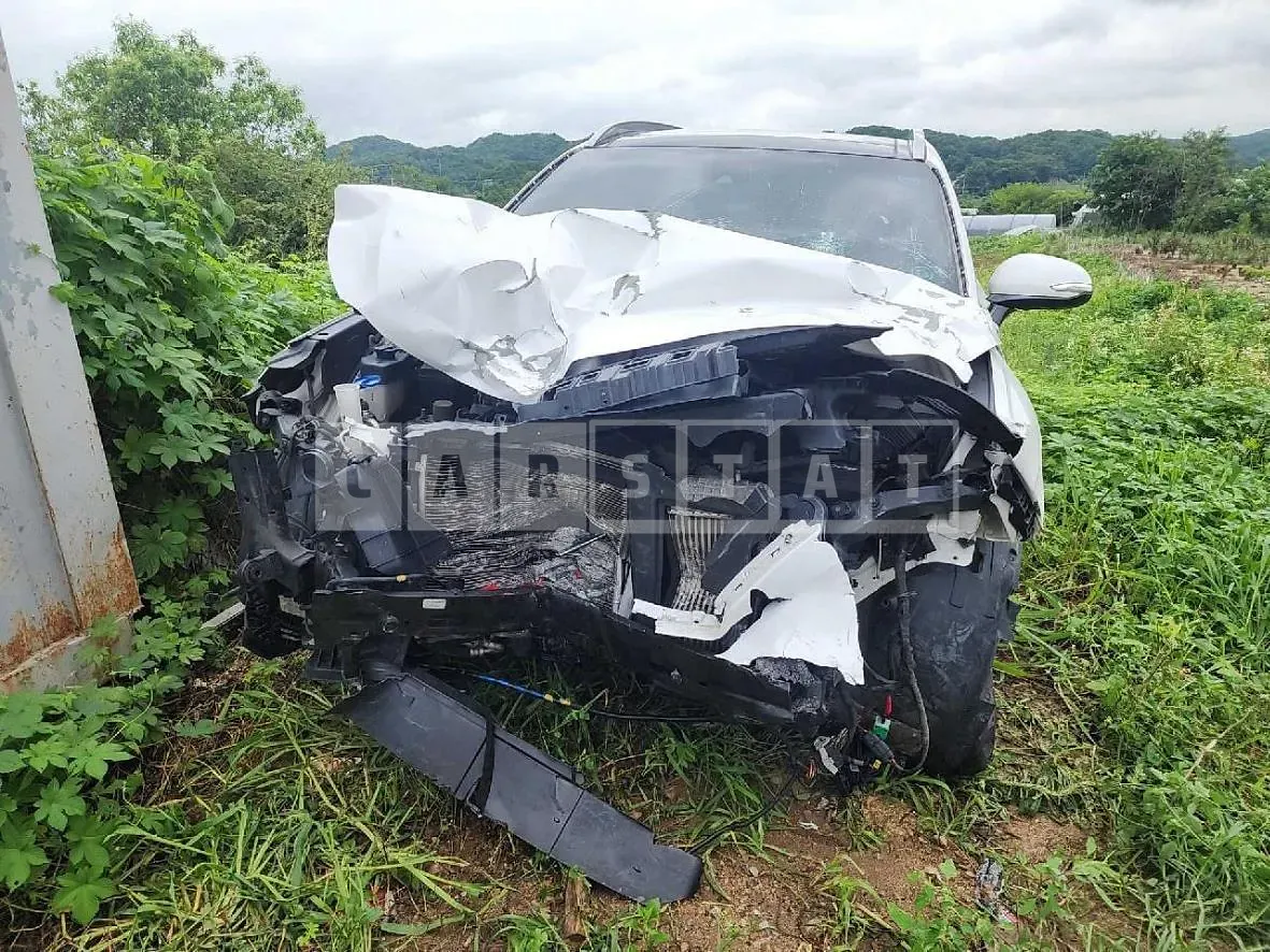 Photo 2 of 11: 2018 Hyundai Santa Fe TM 2.2 — Korean insurance auction