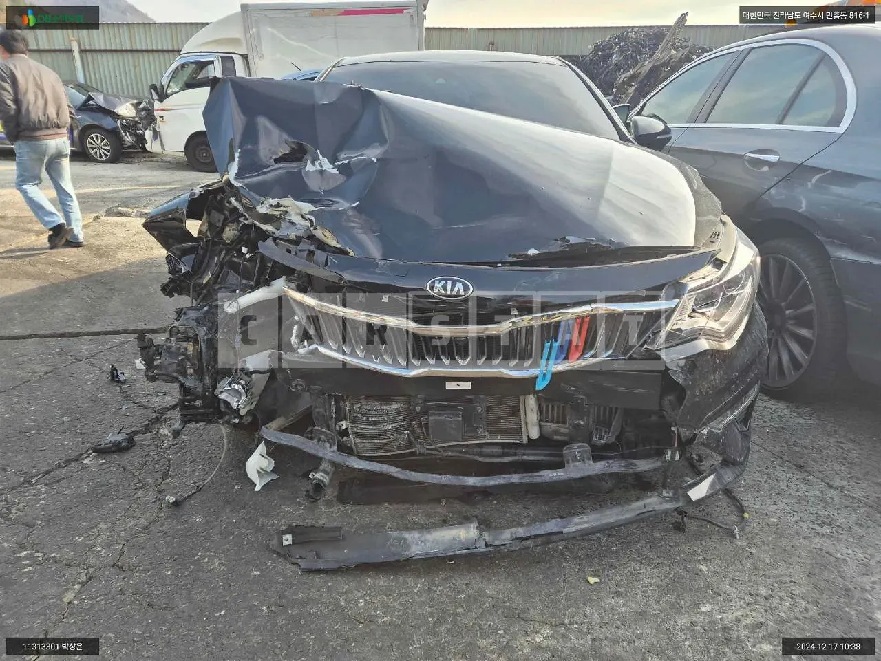 Photo 2 of 13: 2018 Kia K5, VIN KNAGW417GKA309862 — Korean insurance auction