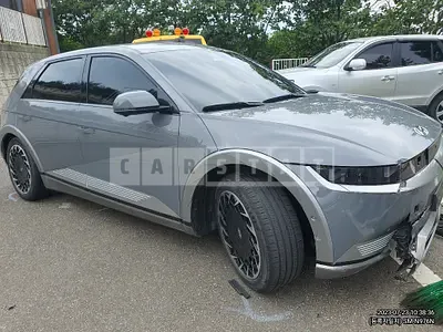 Photo 1 of 14: 2021 Hyundai IONIQ 5 Long Range, VIN KMHKR81AFNU018770 — Korean insurance auction
