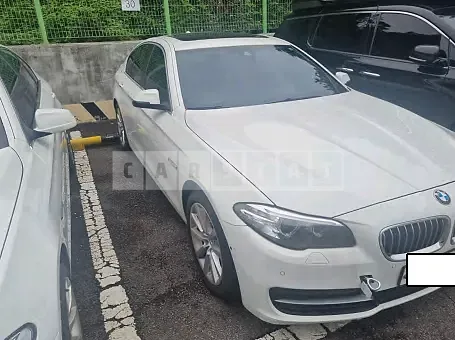 Photo 2 of 14: 2016 BMW 528i xDrive, VIN WBA5A7106GD818018 — Korean insurance auction