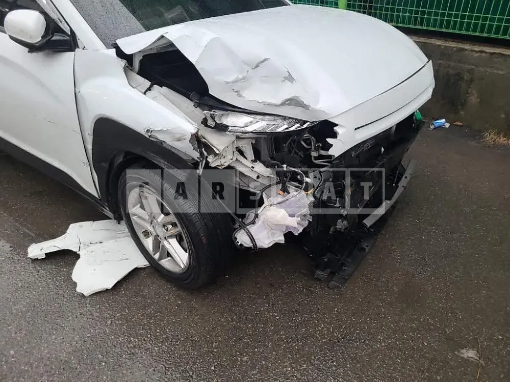 Photo 2 of 25: 2017 Hyundai Kona, VIN KMHK3816GJU004178 — Korean insurance auction