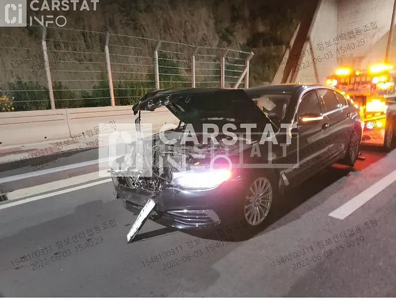 Photo 2 of 15: 2019 BMW 520i Luxury, VIN WBAJK9103LCD40280 — Korean insurance auction