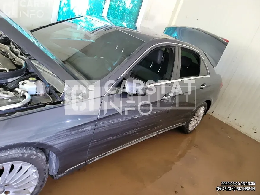 Photo 3 of 3: 2014 Mercedes-Benz Sandsbenz E300 — Korean insurance auction