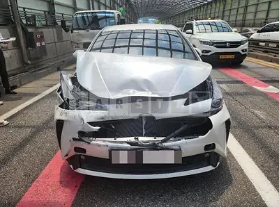 Photo 1 of 12: 2020 Toyota Prius 2WD — Korean insurance auction