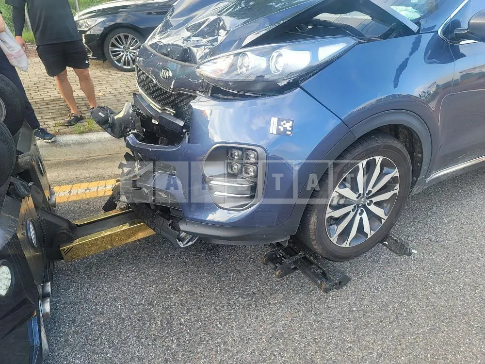 Photo 2 of 8: 2016 Kia Sportage, VIN KNAP6815GGK028567 — Korean insurance auction