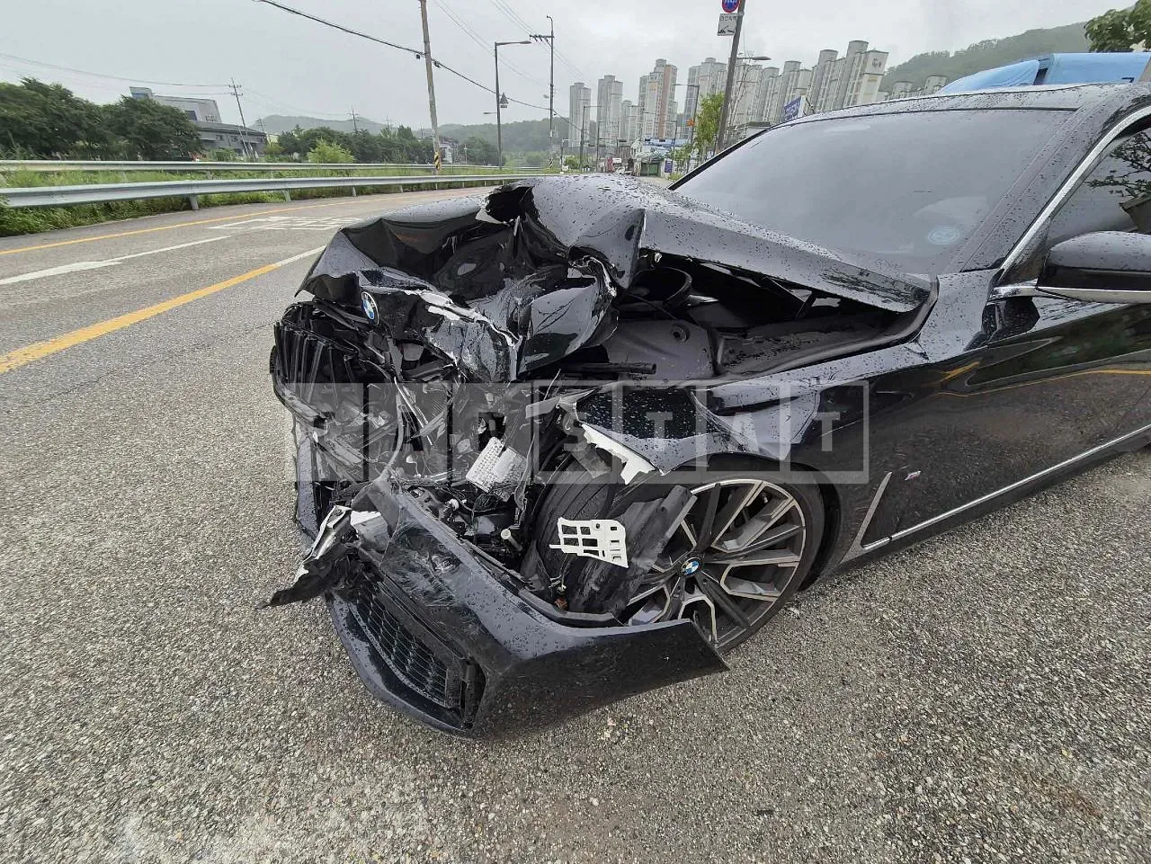 Photo 2 of 11: 2022 BMW 740d xDrive, VIN WBA7D2101NCK63999 — Korean insurance auction
