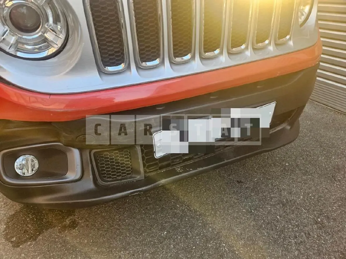 Photo 2 of 10: 2015 Jeep Zip Renegade — Korean insurance auction