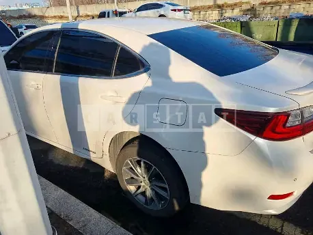 Photo 2 of 20: 2016 Lexus ES300h — Korean insurance auction