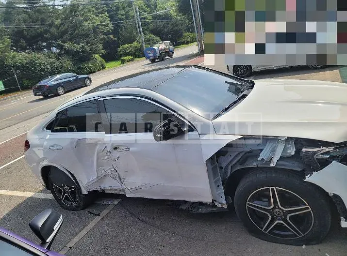 Photo 2 of 33: 2020 Mercedes-Benz GLE400 d 4Matic Coupe, VIN W1NFD2DB1LA275888 — Korean insurance auction