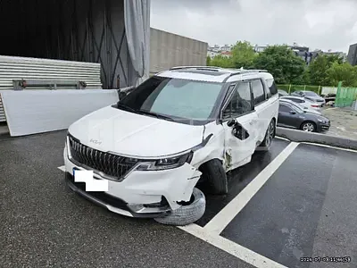 Photo 1 of 34: 2022 Kia Carnival — Korean insurance auction