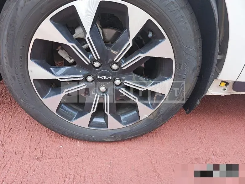 Photo 2 of 16: 2023 Kia Carnival 3.5 — Korean insurance auction
