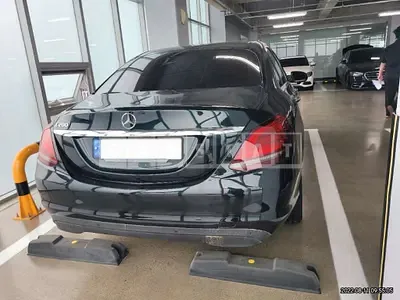 Photo 1 of 13: 2019 Mercedes-Benz C 200, VIN WDDWF8AB5KR488437 — Korean insurance auction