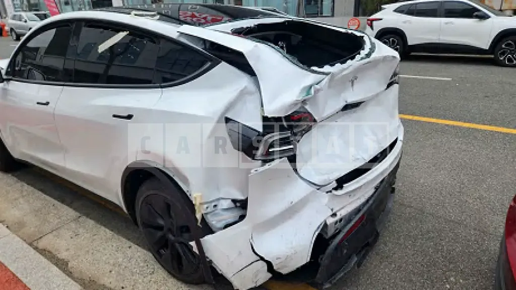 Photo 2 of 9: 2024 Tesla Model Y RWD — Korean insurance auction