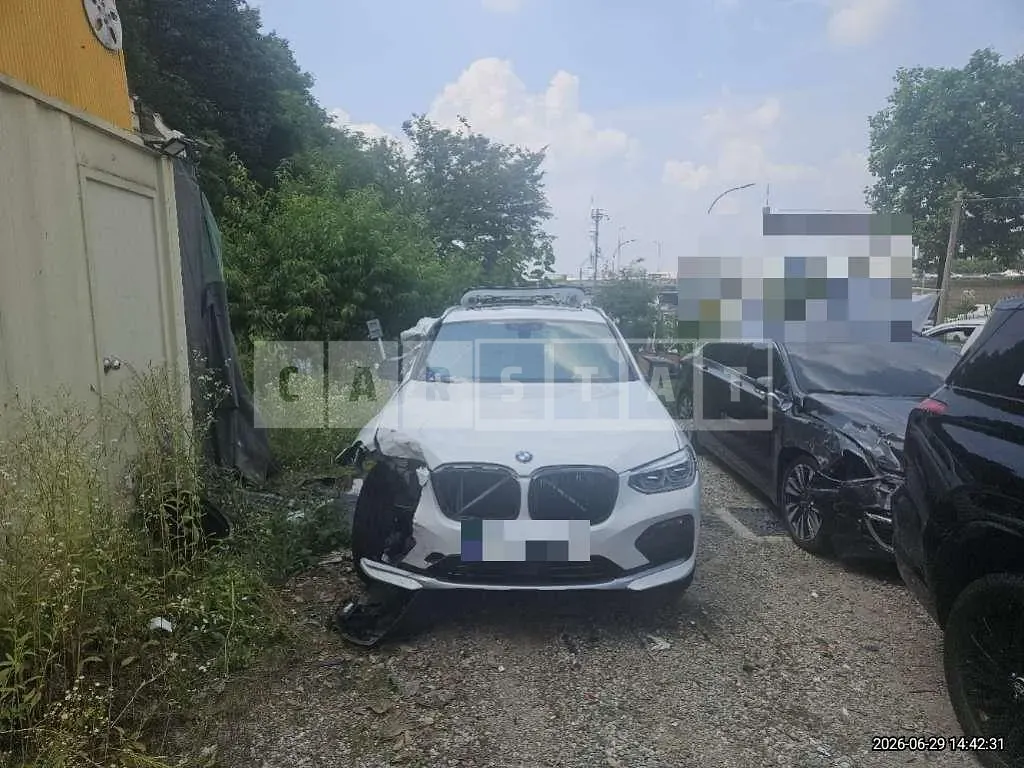 Photo 2 of 14: 2020 BMW X4 xDrive20d Xline — Korean insurance auction