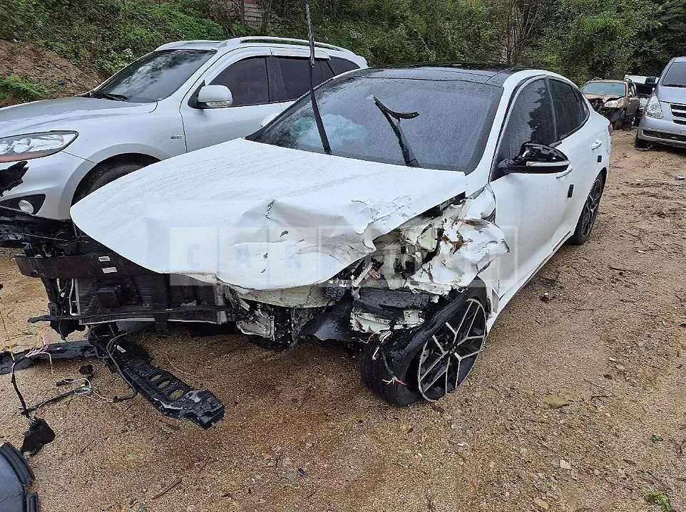 Photo 2 of 5: 2018 Kia K5 — Korean insurance auction