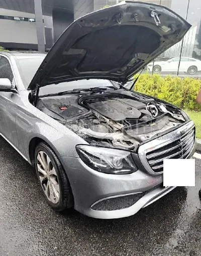 Photo 1 of 24: 2017 Mercedes-Benz E220d 4Matic, VIN WDDZF0FB1HA208821 — Korean insurance auction