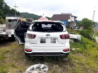 Photo 1 of 10: 2019 Kia Sorento 2.0, VIN KNAPG81ABKA551744 — Korean insurance auction
