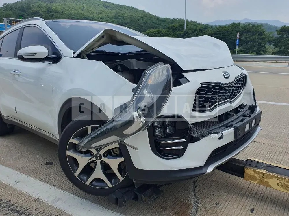 Photo 2 of 13: 2016 Kia Sportage, VIN KNAPN813BGK060306 — Korean insurance auction