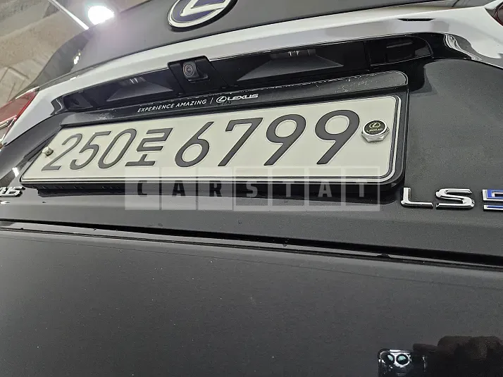 Photo 2 of 39: 2021 Lexus LS500h AWD, VIN JTHGYLGF9M5001898 — Korean insurance auction